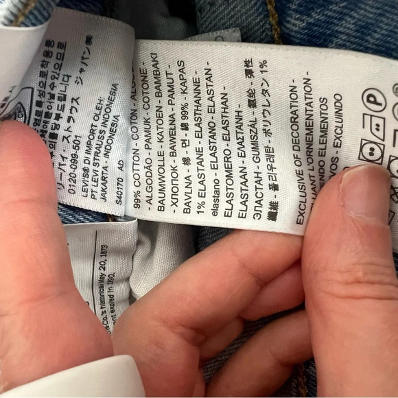 Levi’s 501 Raw Hem High Rise Light Wash Jeans Size 28 - Picture 8 of 8